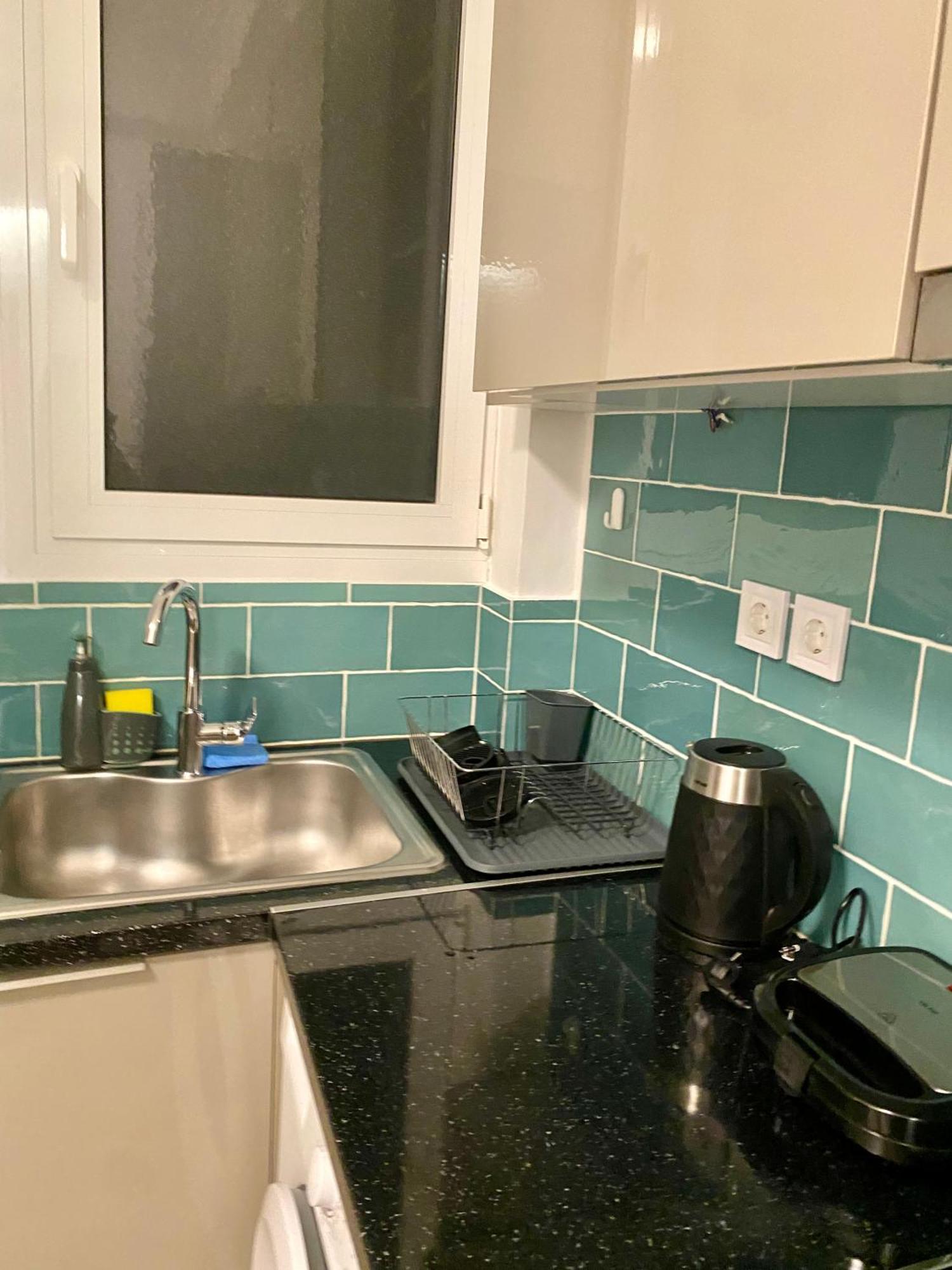 Antinoros Inn, Stylish Apartment,3' To Metro Афіни Екстер'єр фото